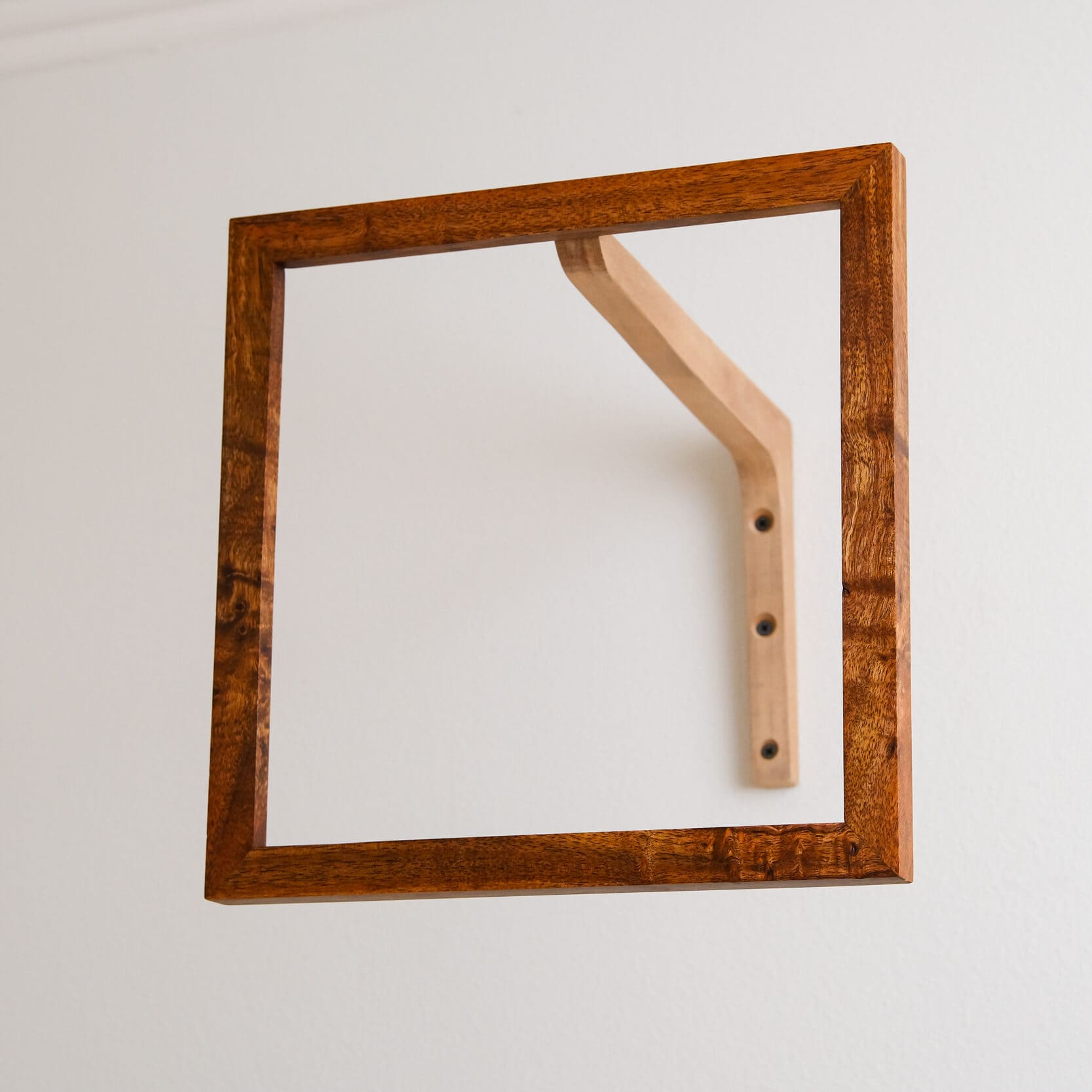 Traditional wood picture frame